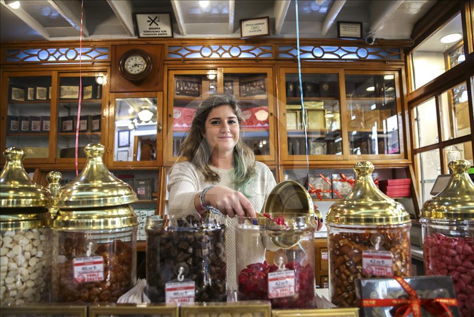 Türkiye'nin en eski şirketi Hacı Bekir, 242 yıldır ağızları tatlandırıyor
