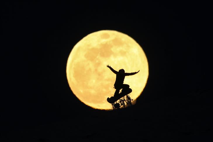 Fenomena Supermoon di berbagai belahan dunia