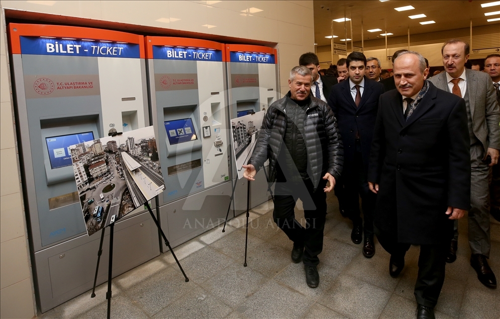 Ulaştırma ve Altyapı Bakanı Mehmet Cahit Turhan