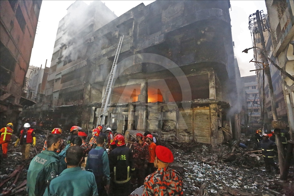 Bangladeş'te yangın: 70 ölü
