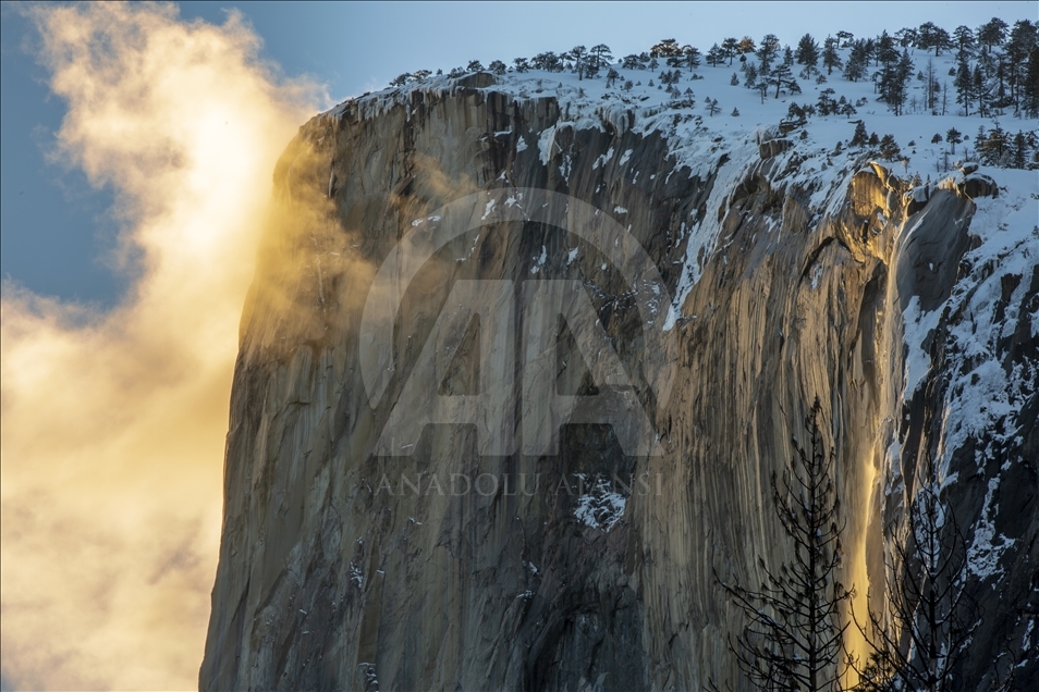 Paisajes nevados del valle de Yosemite en EEUU
