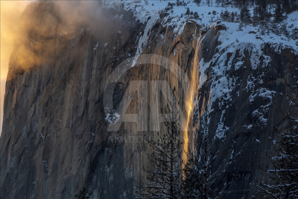 Paisajes nevados del valle de Yosemite en EEUU