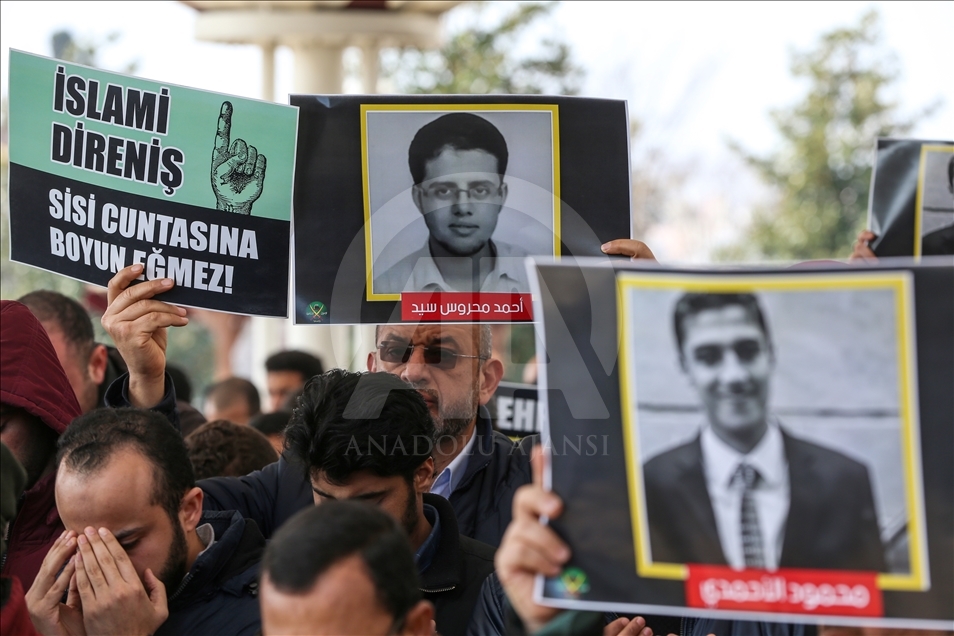 Турција: Погребна молитва во отсуство за егзекутираните млади лица во Египет
