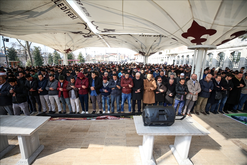 Turqi, falet namazi i xhenazes në mungesë për të rinjtë e ekzekutuar në Egjipt