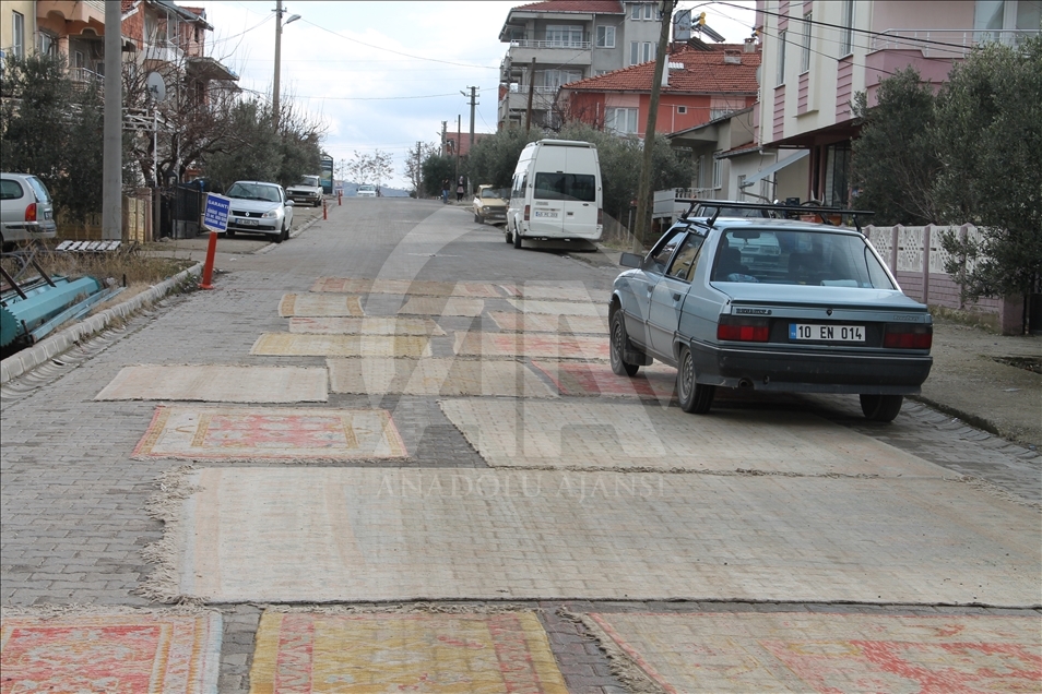 Turska: Lokalno stanovništvo i automobili pomažu u habanju tepiha