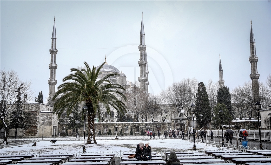 بارینی بهفر له ئیستانبوڵ