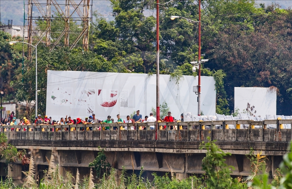 Enfrentamientos en el puente internacional Simón Bolivar