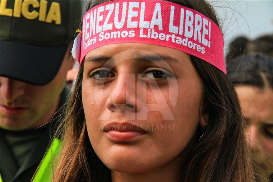 Përleshje për ndihmat në Venezuelë, 4 të vrarë, qindra të plagosur

