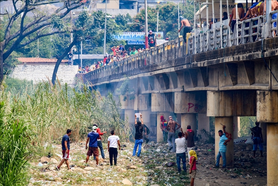 Enfrentamientos en el puente internacional Simón Bolivar
