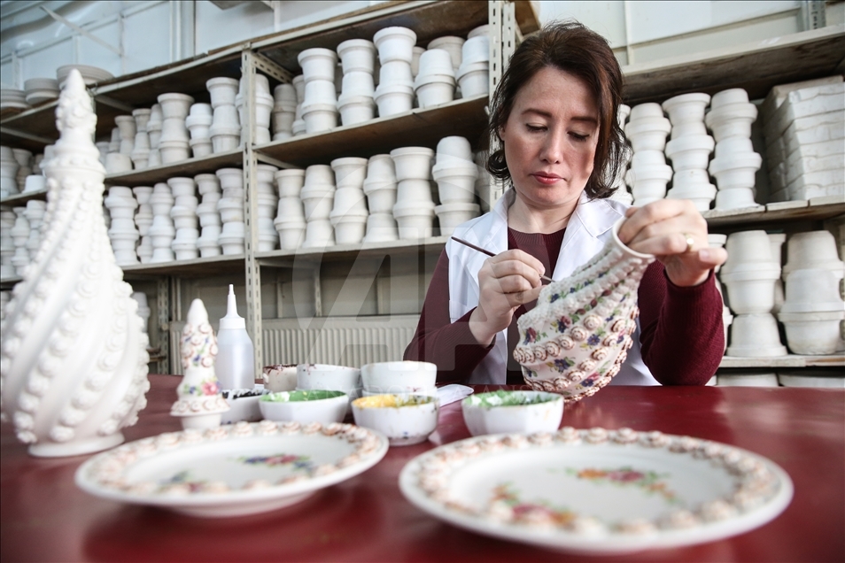 Türk porselenini 128 yıldır dünyaya tanıtıyor