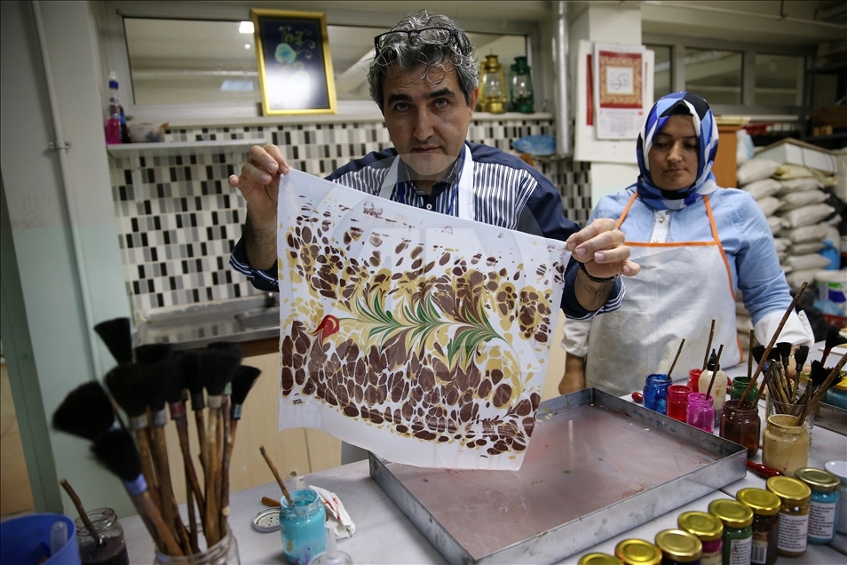 Atık tekstil ürünleri alışveriş çantasına dönüşüyor