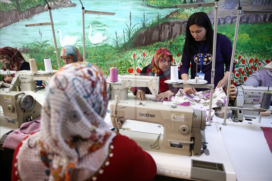 Atık tekstil ürünleri alışveriş çantasına dönüşüyor