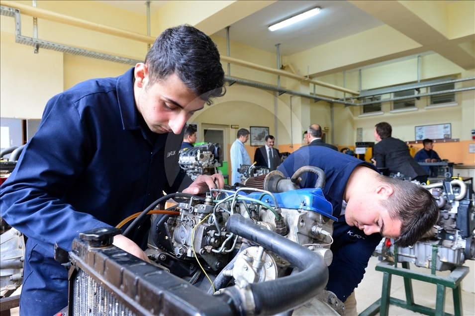 Şanlıurfa'nın fabrikalarla yarışan meslek liseleri