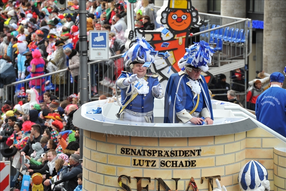Desfile de carnaval 'Lunes de las Rosas' en Colonia, Alemania