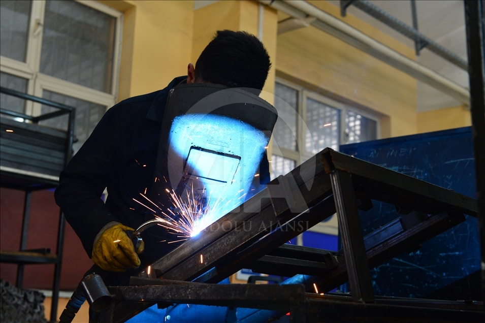 Şanlıurfa'nın fabrikalarla yarışan meslek liseleri