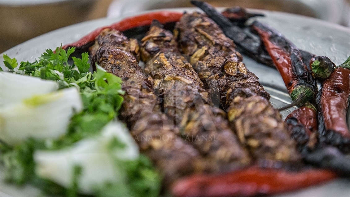 Şanlıurfa'nın mart ve nisan aylarına özel kebabı "keme"