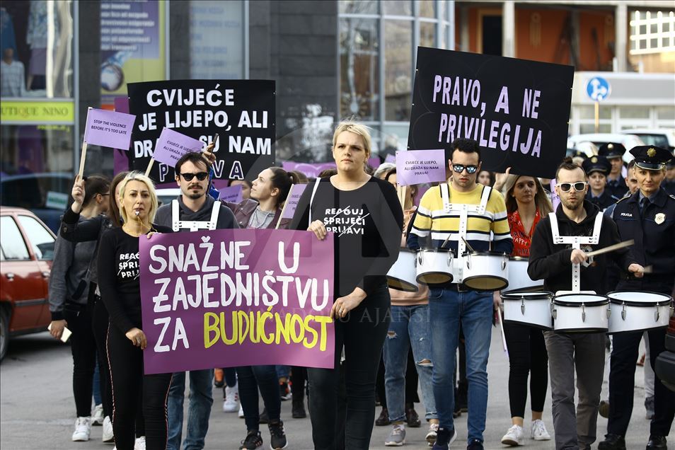 Zenica: Centar ženskih prava organizovao šetnju povodom 8. marta, Dana žena
