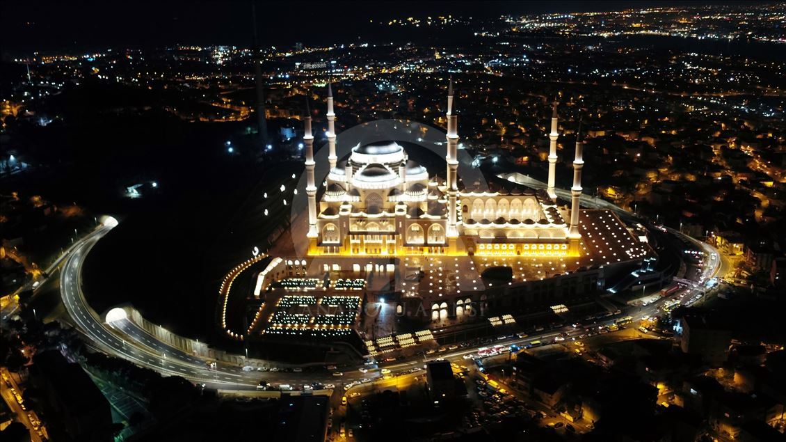 Çamlıca Camisi'nde ilk ezan okundu