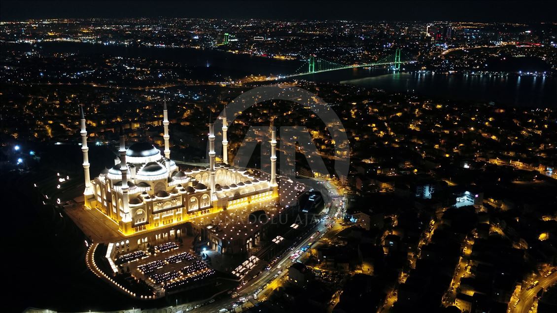 Çamlıca Camisi'nde ilk ezan okundu