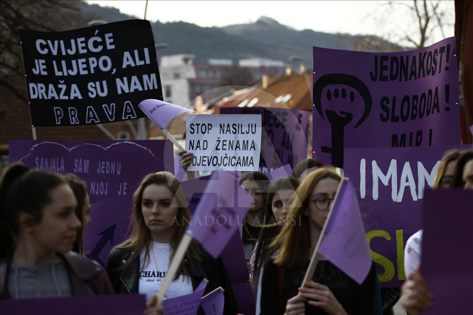 Zenica: Centar ženskih prava organizovao šetnju povodom 8. marta, Dana žena
