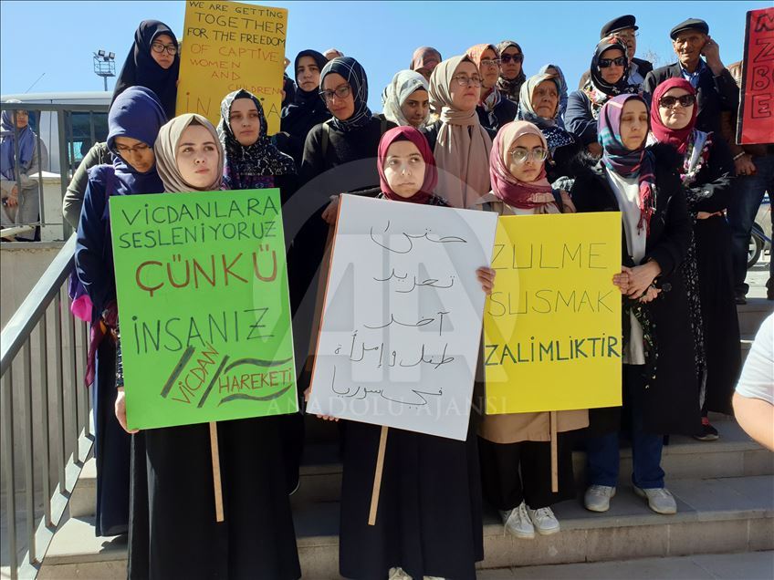 "Vicdan Hareketi" üyeleri Suriyeli kadın ve çocuklar için toplandı