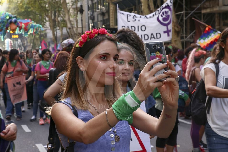 Mujeres en Buenos Aires conmemoran su día
