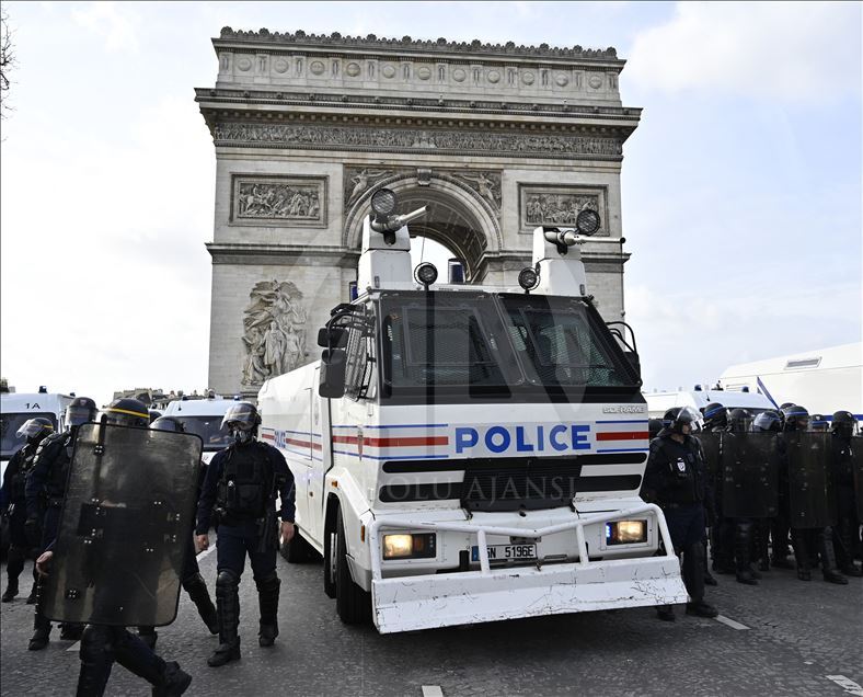 17th Yellow vest demonstration in Paris