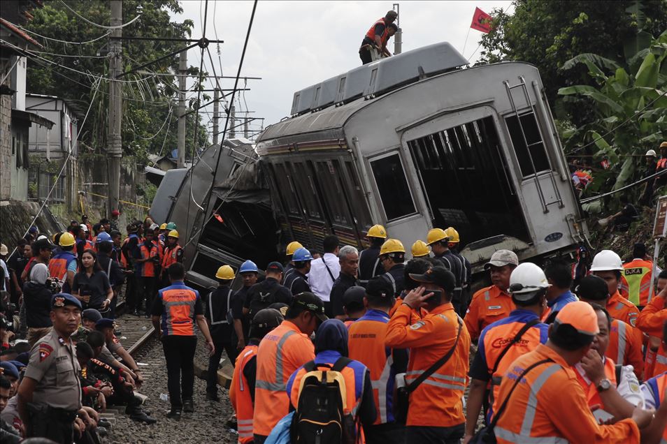 17 orang luka-luka akibat kereta anjlok di Bogor