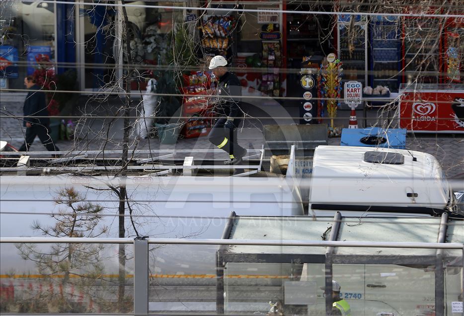 Ankara'da akaryakıt yüklü trenin raydan çıkması