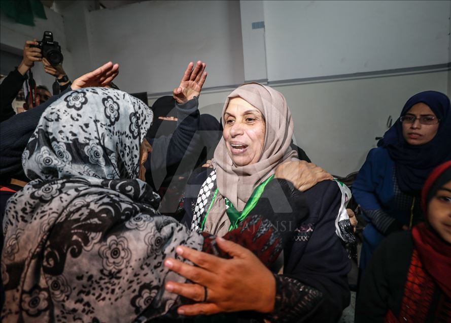 İsrail Gazzeli yaşlı kadını 2 yıl sonra serbest bıraktı
