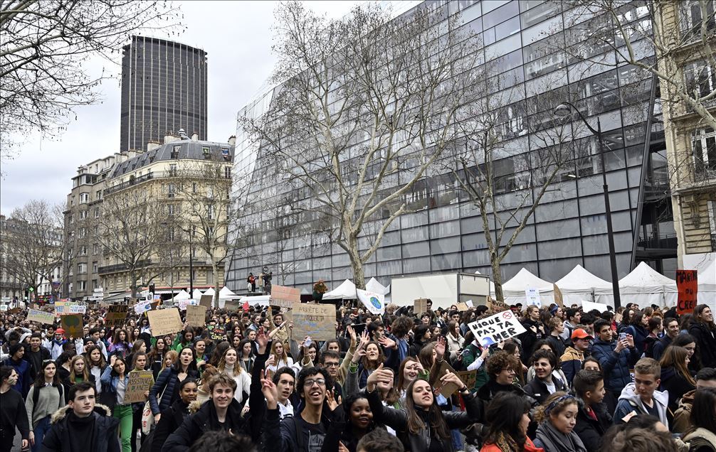 Paris'te iklim protestosu