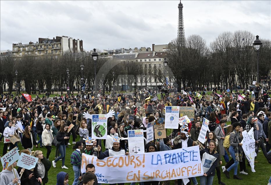 Paris'te iklim protestosu