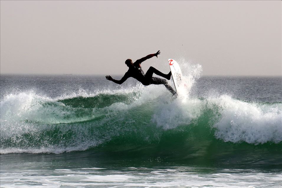 Dakar sahilleri sörf tutkunlarını ağırlamayı bekliyor
