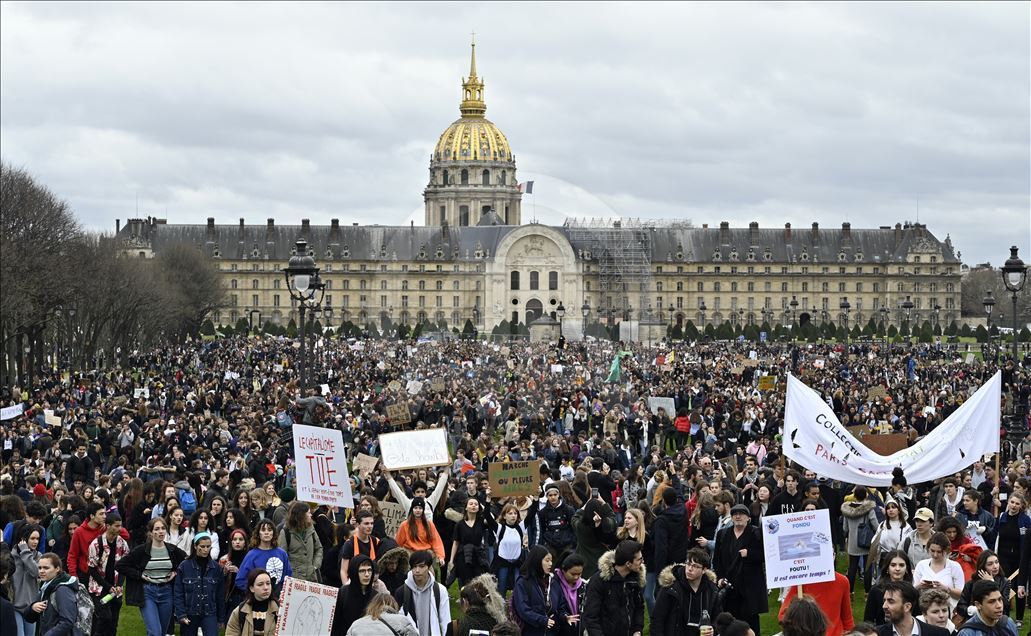 Paris'te iklim protestosu