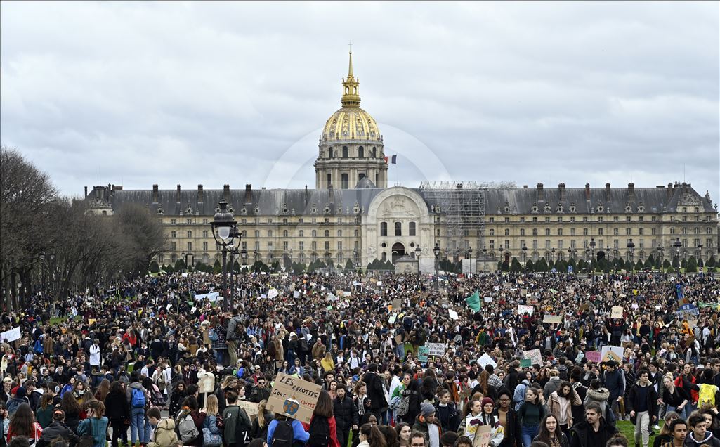 Paris'te iklim protestosu