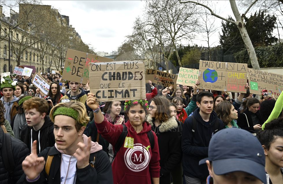 Paris'te iklim protestosu