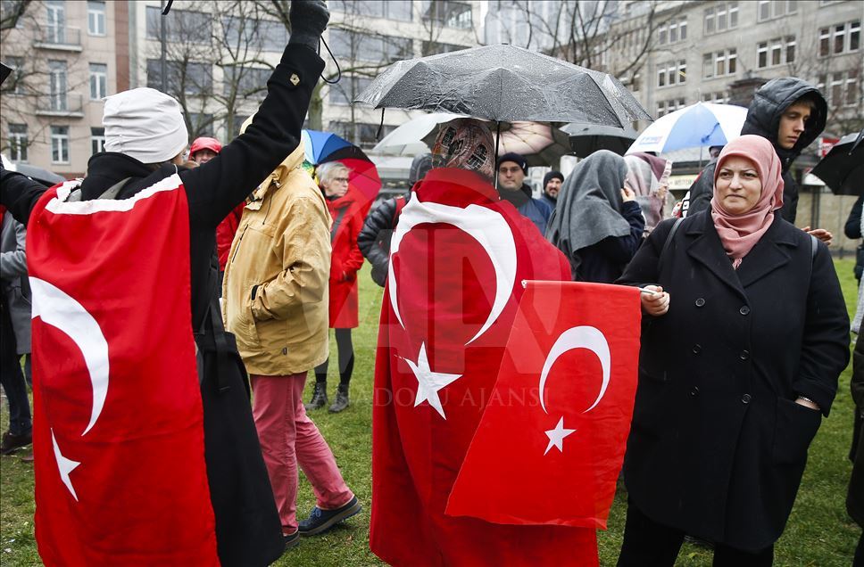 Almanya'da ırkçılık karşıtı protesto