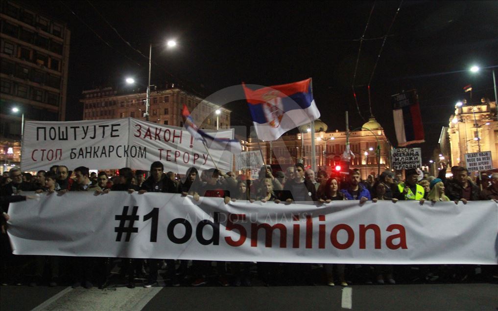 Sırbistan'da hükümet karşıtı protestoda olay