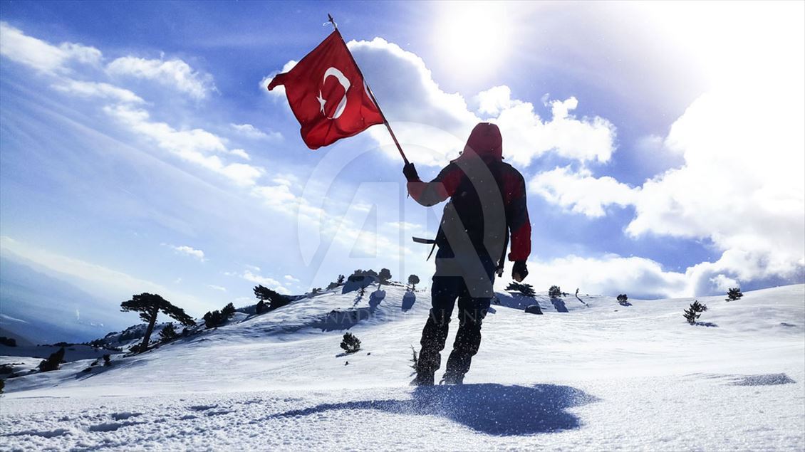 Çanakkale şehitleri için Toros Dağları'na tırmandılar