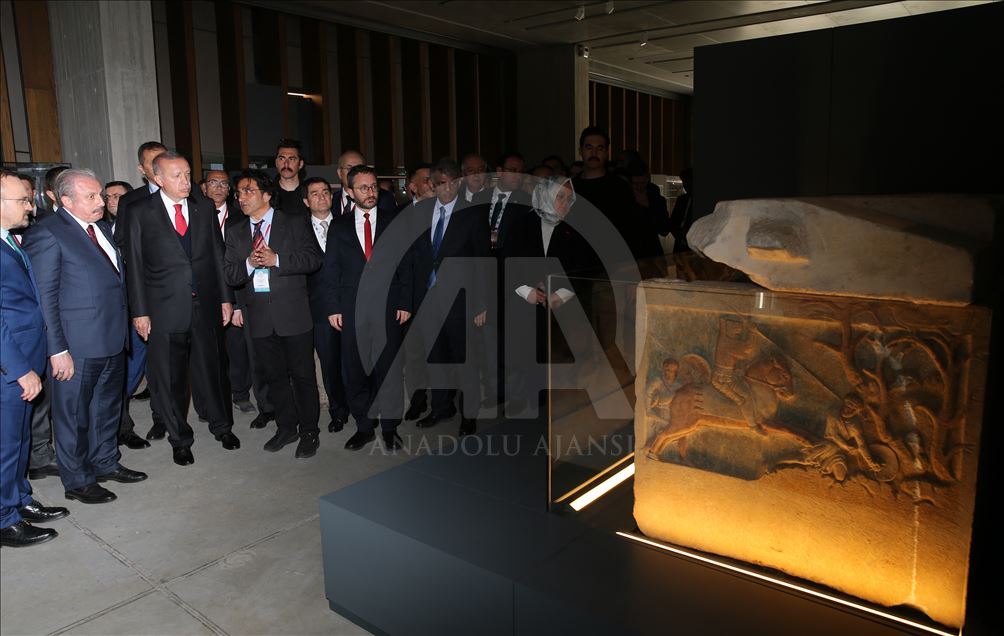 الرئيس أردوغان يفتتح "متحف طروادة" بولاية جناق قلعة

