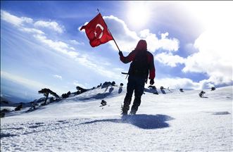 Ji bo şehîdên Çanakkaleyê hilkişiyan serê Çiyayên Torosê
