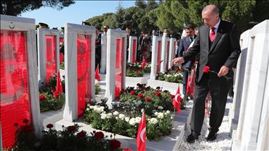Cumhurbaşkanı Erdoğan, Şehitler Abidesi'nde düzenlenen törene katıldı