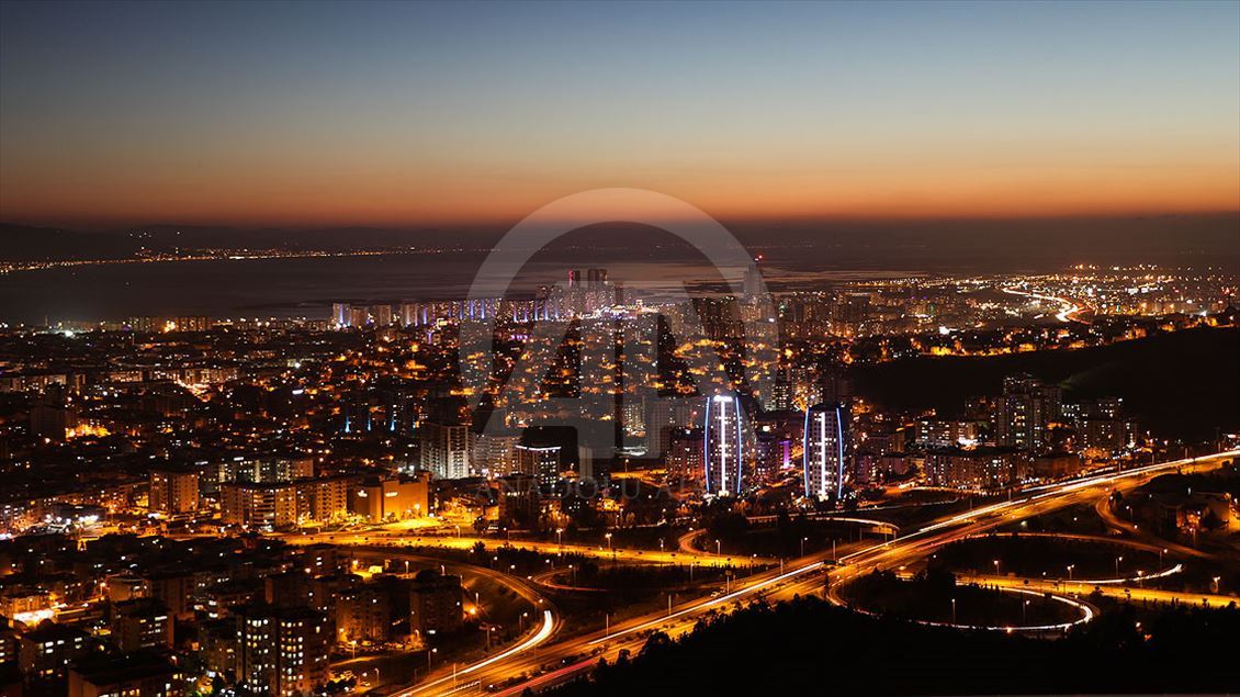 "Seyir Tepesi"nden İzmir manzarası