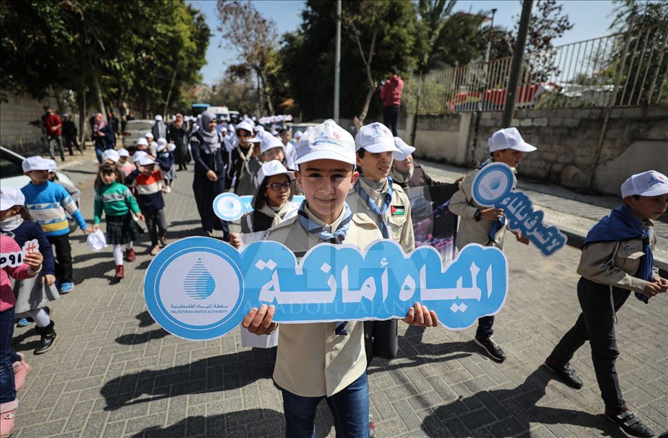 "مسير كشفي" لتسليط الضوء على قضايا المياه بغزة
