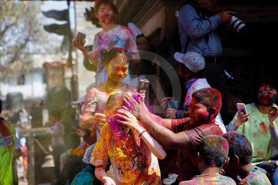 Perayaan Festival Holi di Nepal