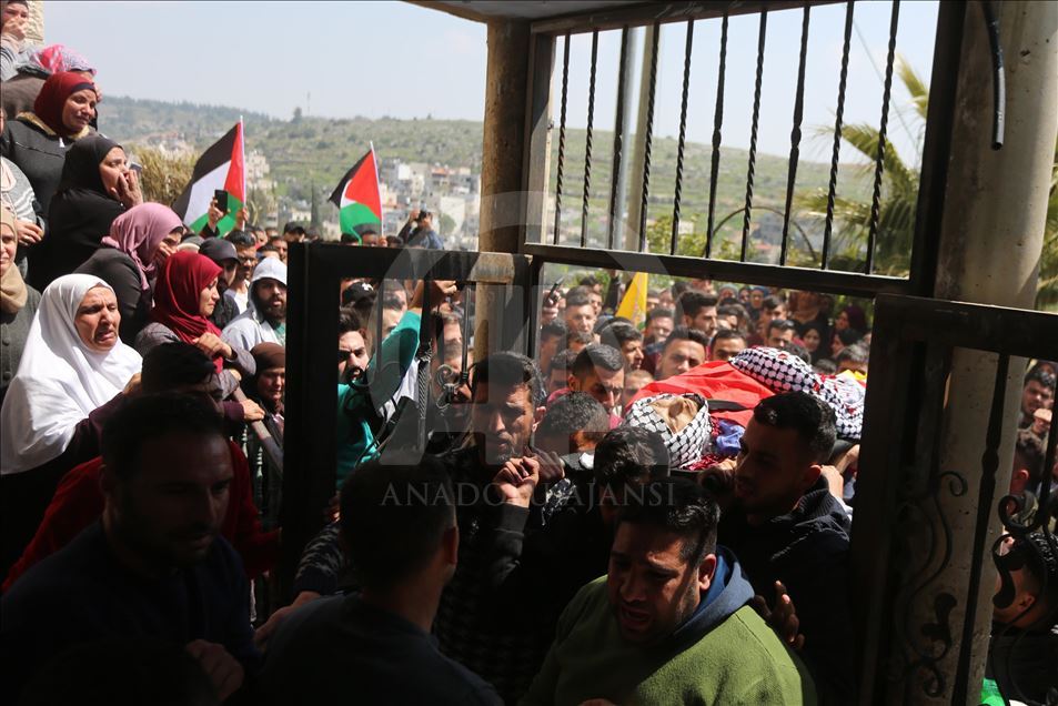 Cisjordanie: Des centaines de Palestiniens aux funérailles d'Ahmad Manasra
