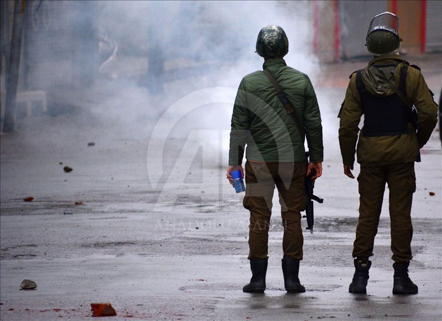 Bentrok di Kashmir