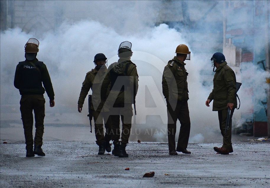 Bentrok di Kashmir