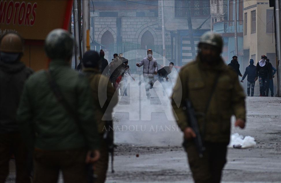 Bentrok di Kashmir