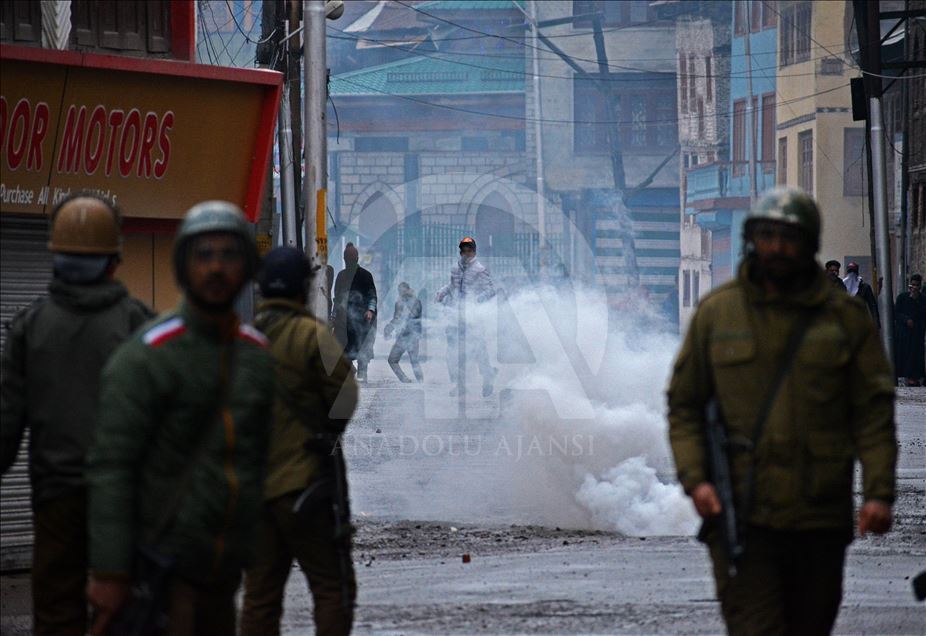 Bentrok di Kashmir